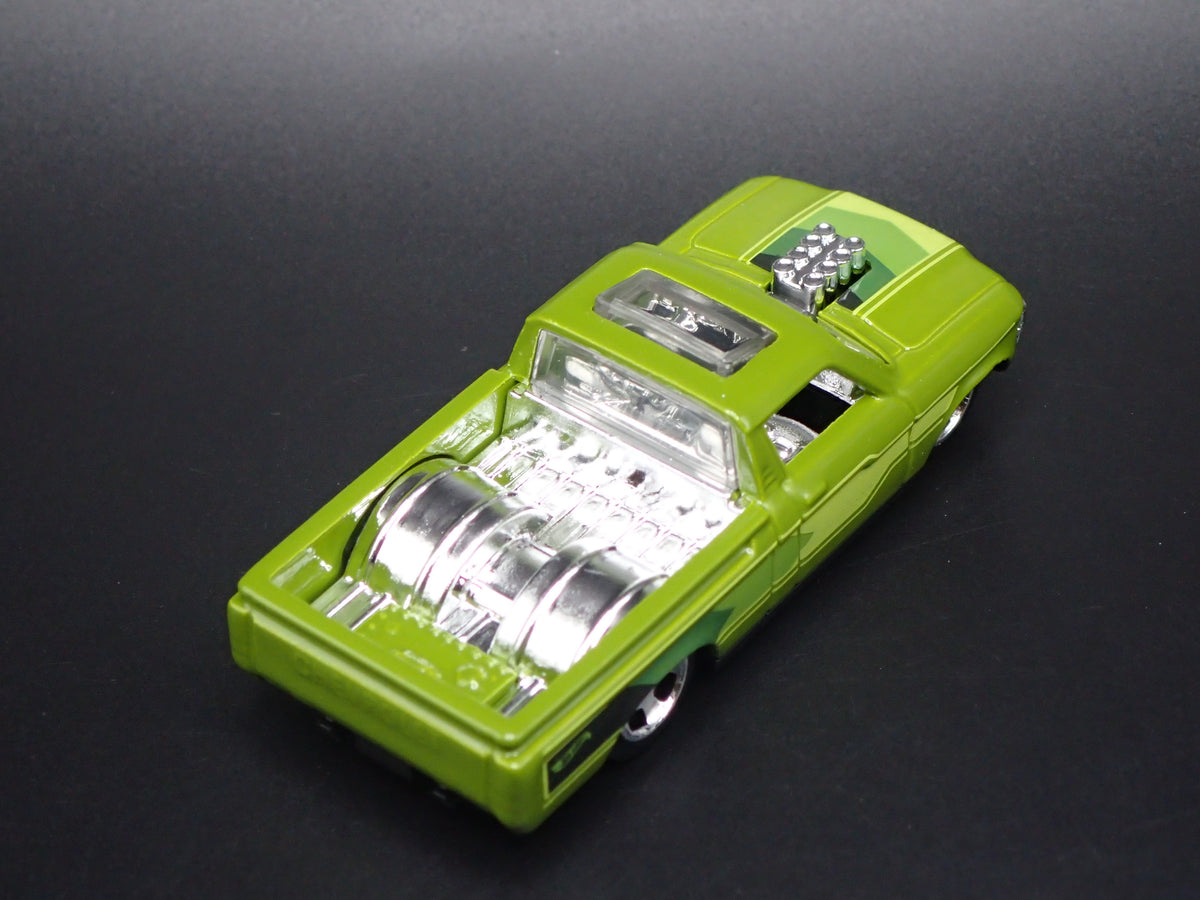 1972 72 CHEVY CHEVROLET LUV PICKUP TRUCK 1:64 SCALE DIORAMA DIECAST MODEL CAR