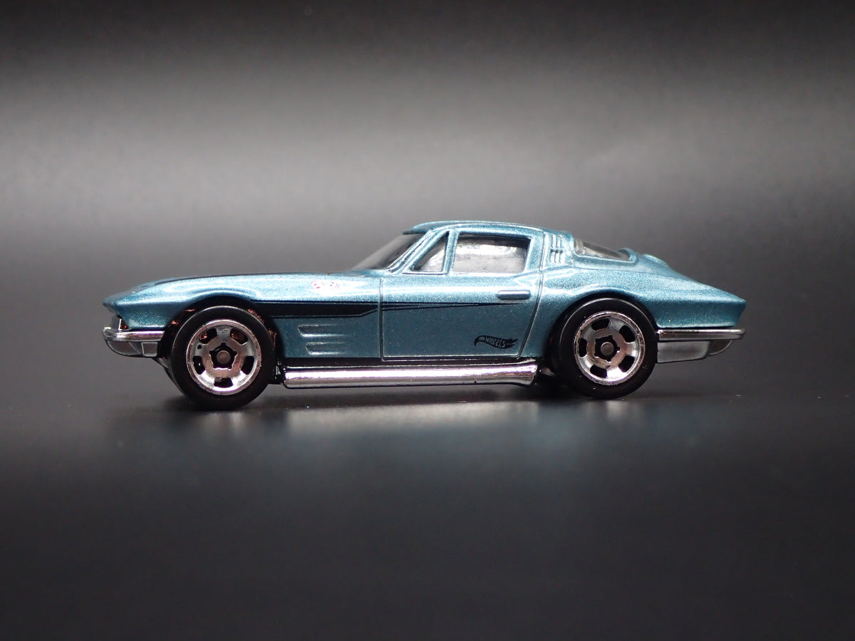 1964 64 CHEVY CHEVROLET CORVETTE STING RAY 1/64 SCALE DIORAMA DIECAST MODEL CAR