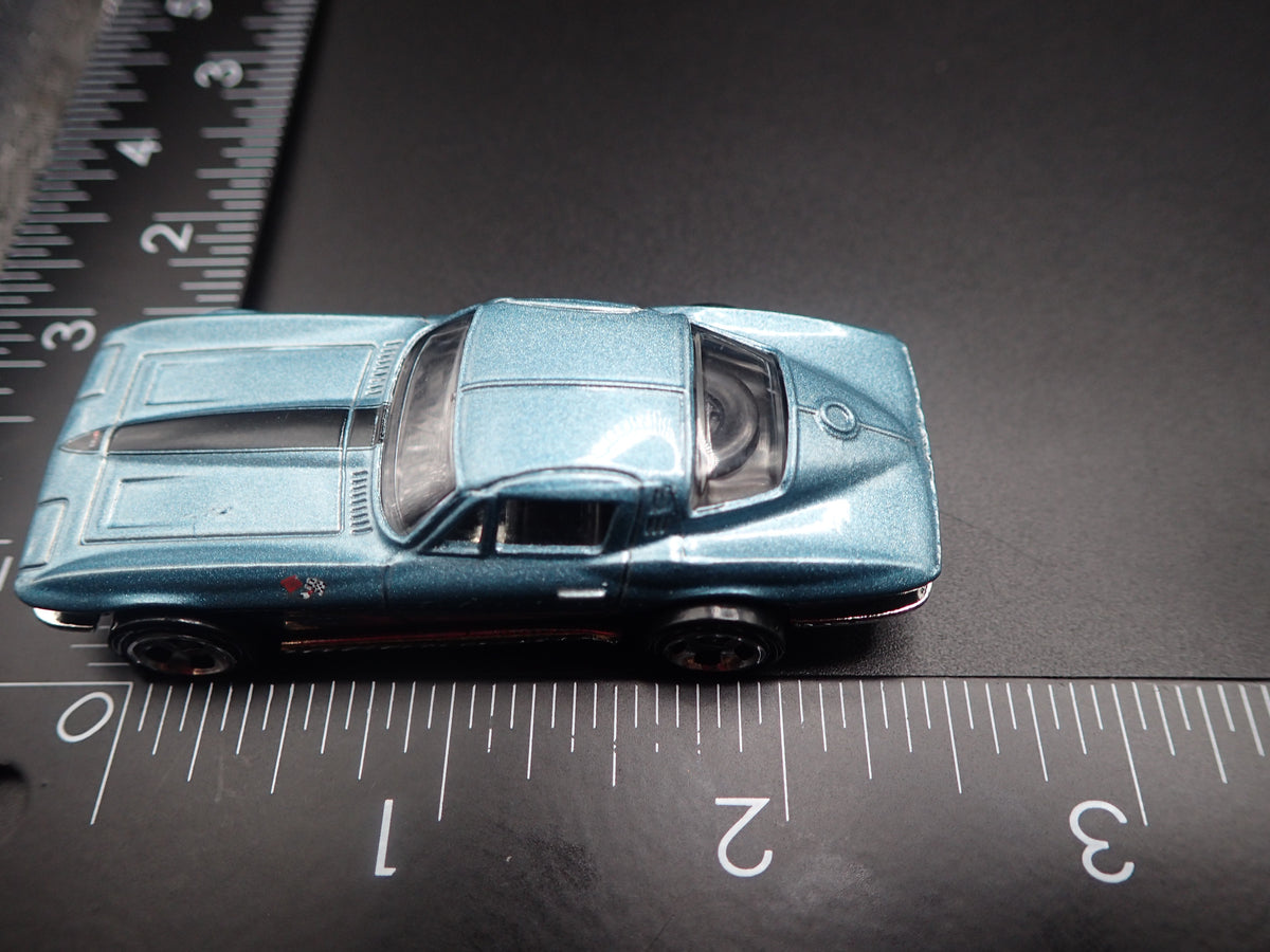 1964 64 CHEVY CHEVROLET CORVETTE STING RAY 1/64 SCALE DIORAMA DIECAST MODEL CAR