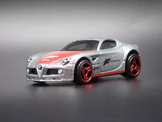 2007-2010 ALFA ROMEO 8C COMPETIZIONE SILVER 1:64 SCALE DIORAMA DIECAST MODEL CAR