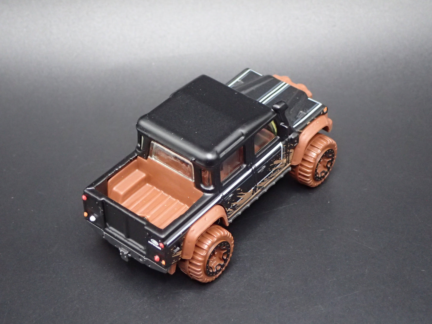 1990-2016 LAND ROVER DEFENDER DOUBLE CAB PICKUP 1/64 SCALE DIECAST MODEL CAR
