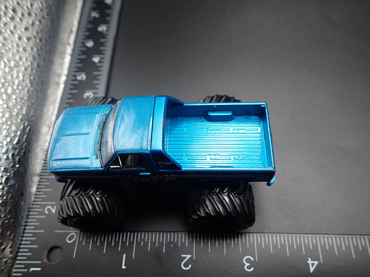 1993 93 FORD F250 MONSTER TRUCK MOUNTAIN STORM 1/64 SCALE DIECAST MODEL CAR