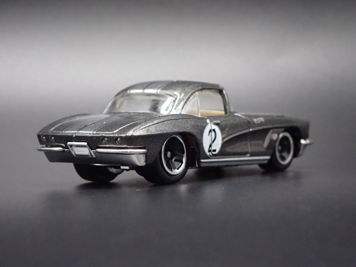1962 62 CHEVY CHEVROLET CORVETTE GRAY 1:64 SCALE DIORAMA DIECAST MODEL CAR