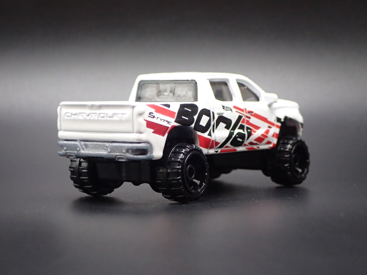 2019 19 CHEVY CHEVROLET SILVERADO LT TRAIL BOSS 1:64 SCALE DIECAST MODEL CAR