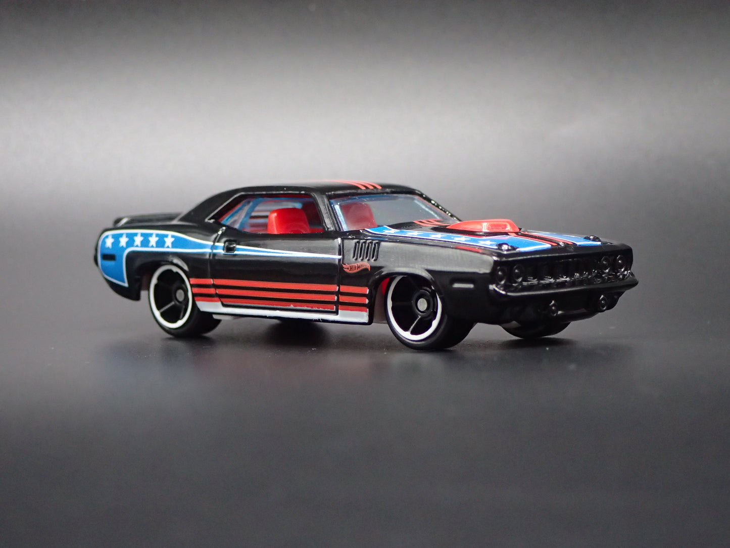 1971 71 PLYMOUTH HEMI CUDA BLACK 1:64 SCALE COLLECTIBLE DIORAMA DIECAST MODEL CAR