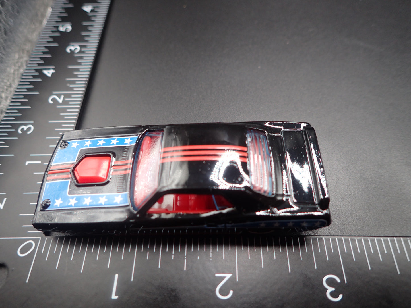 1971 71 PLYMOUTH HEMI CUDA BLACK 1:64 SCALE COLLECTIBLE DIORAMA DIECAST MODEL CAR