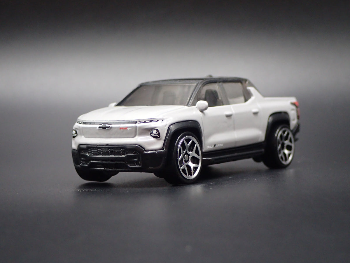 2024-2026 CHEVY CHEVROLET SILVERADO EV ELECTRIC TRUCK 1:64 DIECAST MODEL CAR