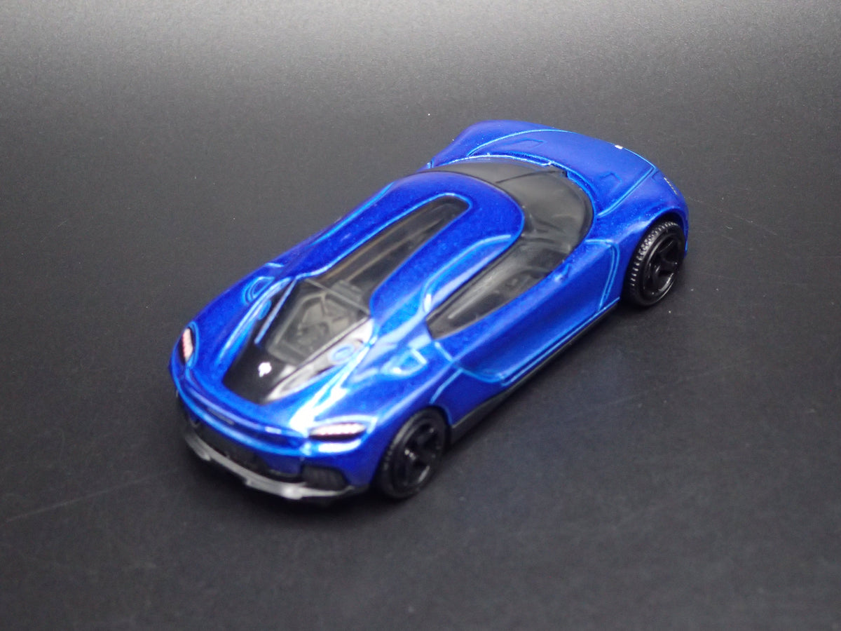 2024-2025 KOENIGSEGG GEMERA SUPER CAR BLUE 1:64 SCALE DIORAMA DIECAST MODEL CAR