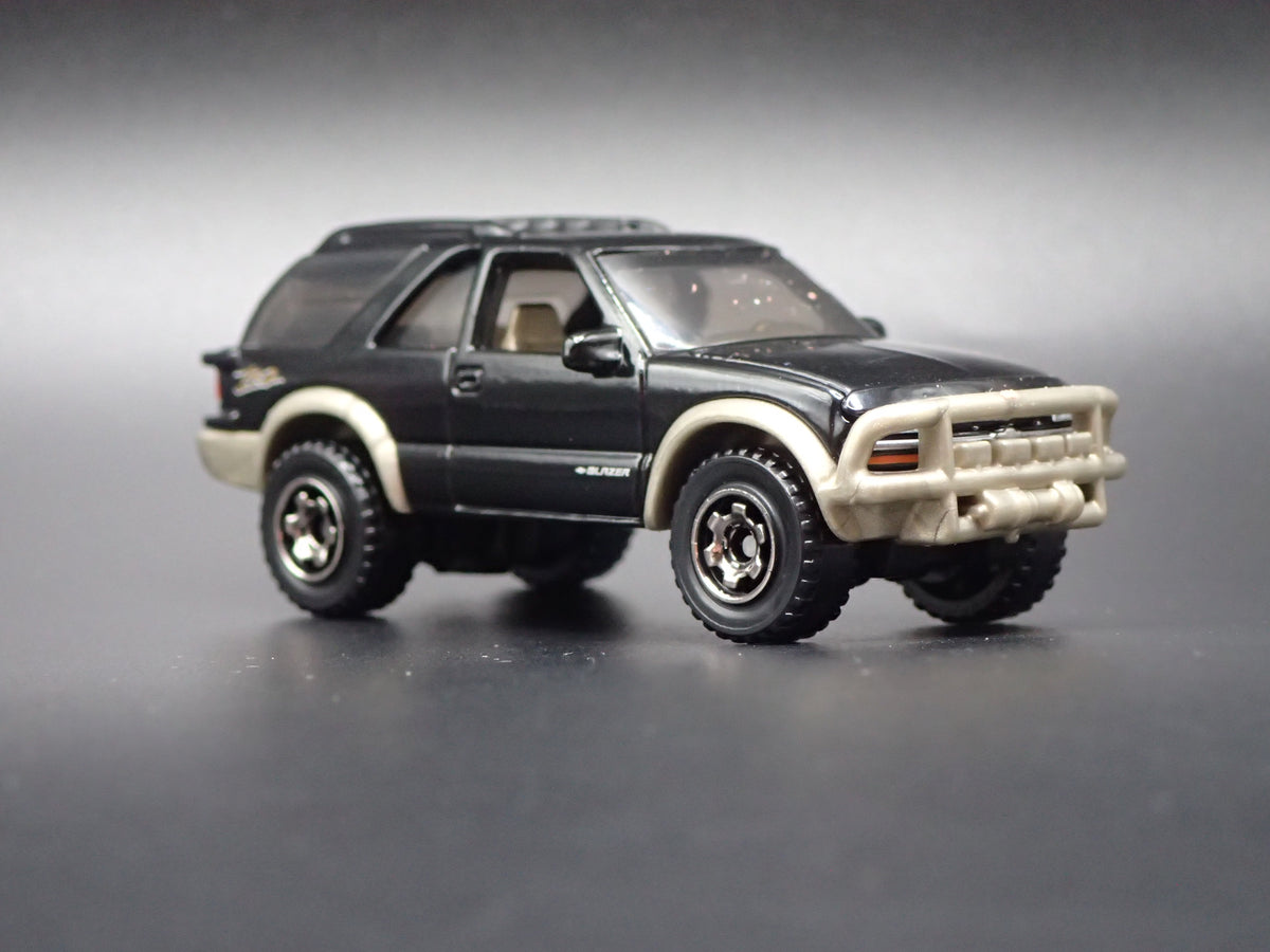 1995-2005 CHEVY CHEVROLET BLAZER ZR2 4X4 1:64 SCALE DIORAMA DIECAST MODEL CAR