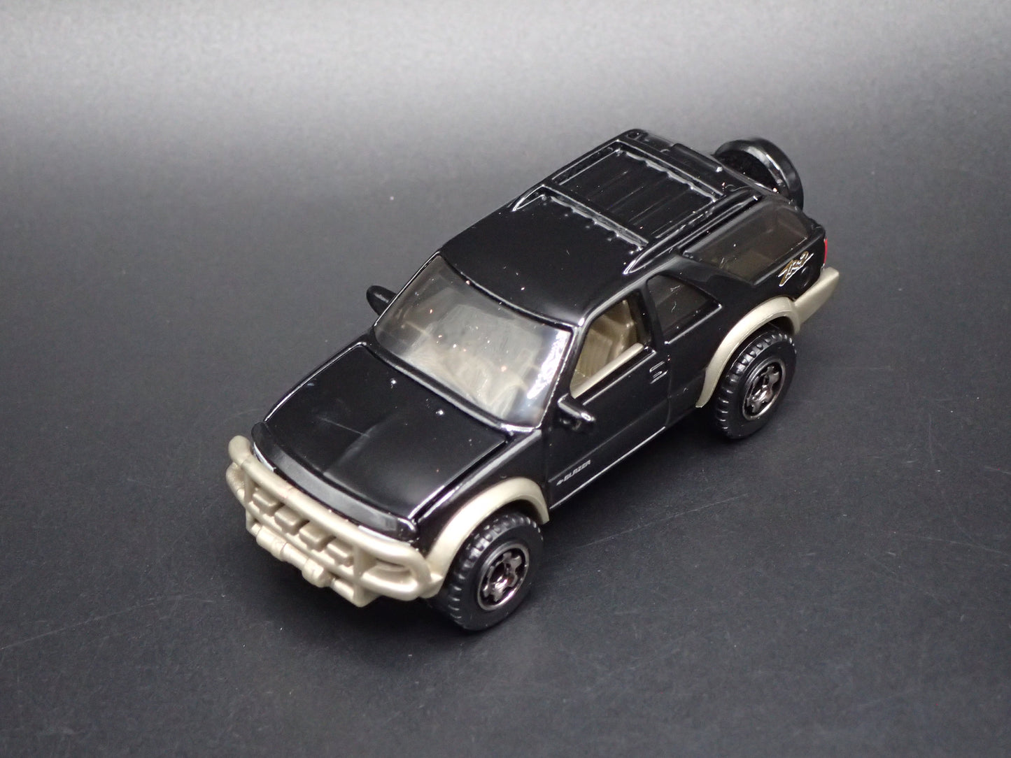 1995-2005 CHEVY CHEVROLET BLAZER ZR2 4X4 1:64 SCALE DIORAMA DIECAST MODEL CAR