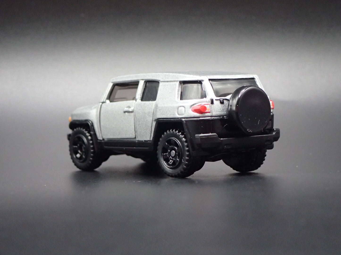 2007-2014 TOYOTA FJ CRUISER SUV 1/64 SCALE COLLECTIBLE DIORAMA DIECAST MODEL CAR