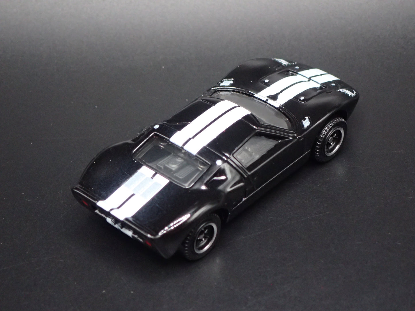 1964-1969 FORD GT40 RACE CAR BLACK 1:64 SCALE COLLECTIBLE DIECAST MODEL CAR