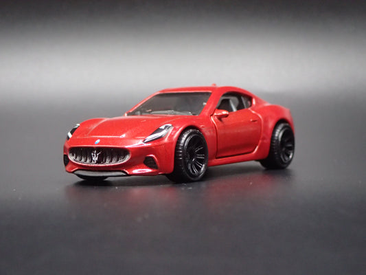 2023-2026 MASERATI GRANTURISMO FOLGORE 1:64 SCALE DIORAMA DIECAST MODEL CAR