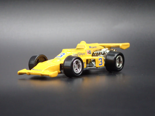 1974 74 JOHNNY RUTHERFORD INDY 500 CAR MCLAREN 1:64 SCALE DIORAMA DIECAST MODEL CAR