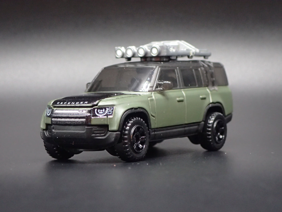 2022-2026 LAND ROVER DEFENDER 130 GREEN 1/64 SCALE DIORAMA DIECAST MODEL CAR