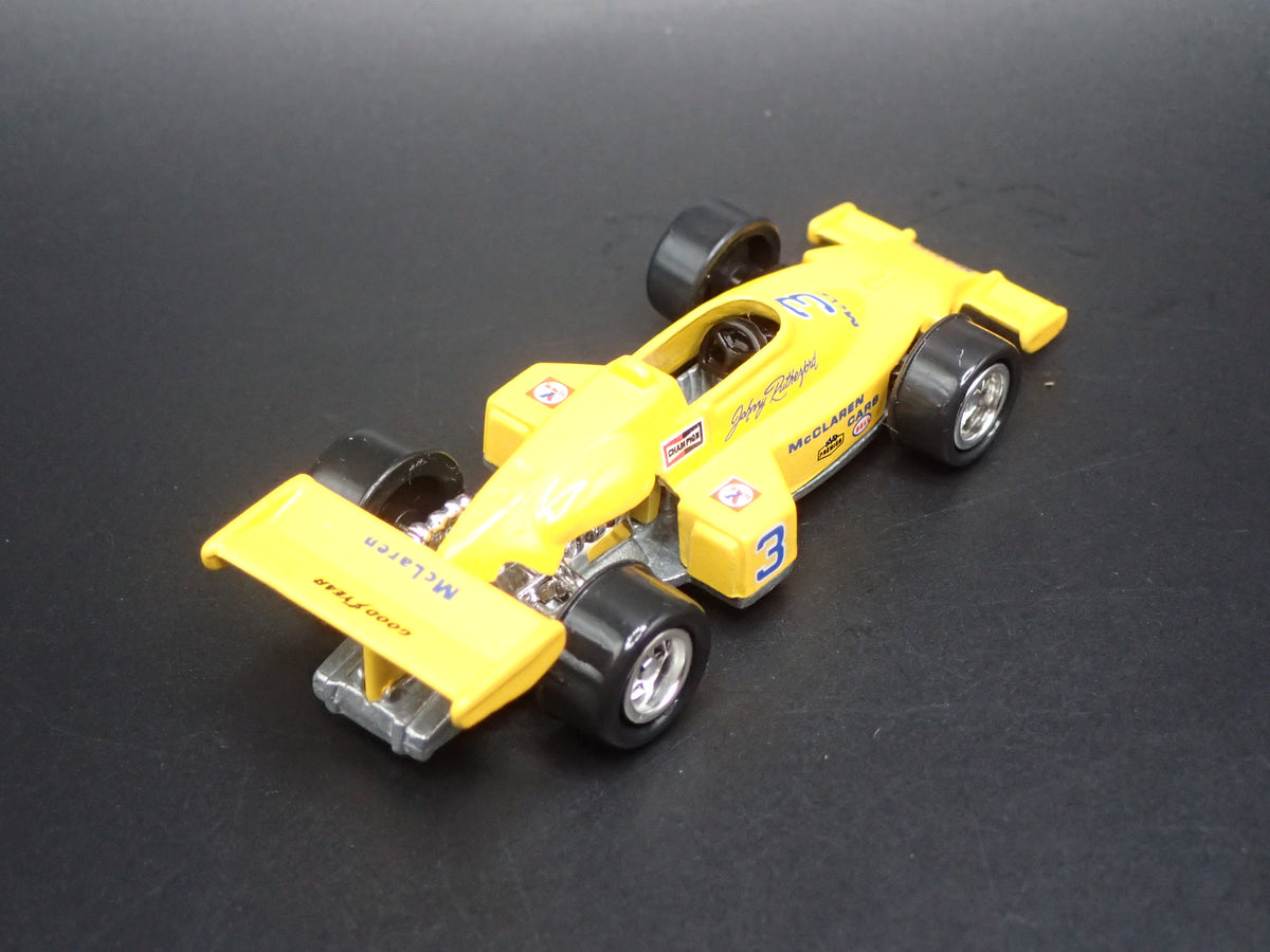 1974 74 JOHNNY RUTHERFORD INDY 500 CAR MCLAREN 1:64 SCALE DIORAMA DIECAST MODEL CAR