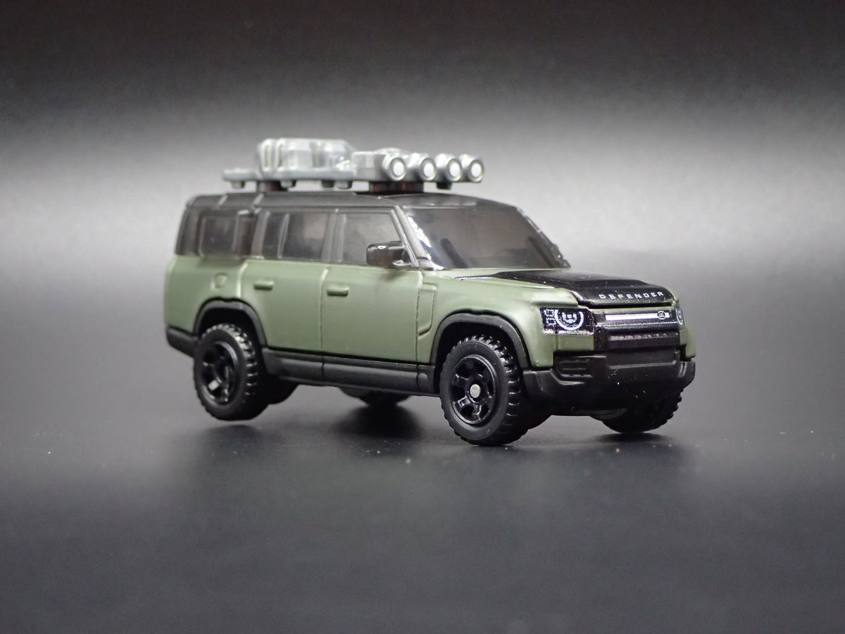 2022-2026 LAND ROVER DEFENDER 130 GREEN 1/64 SCALE DIORAMA DIECAST MODEL CAR