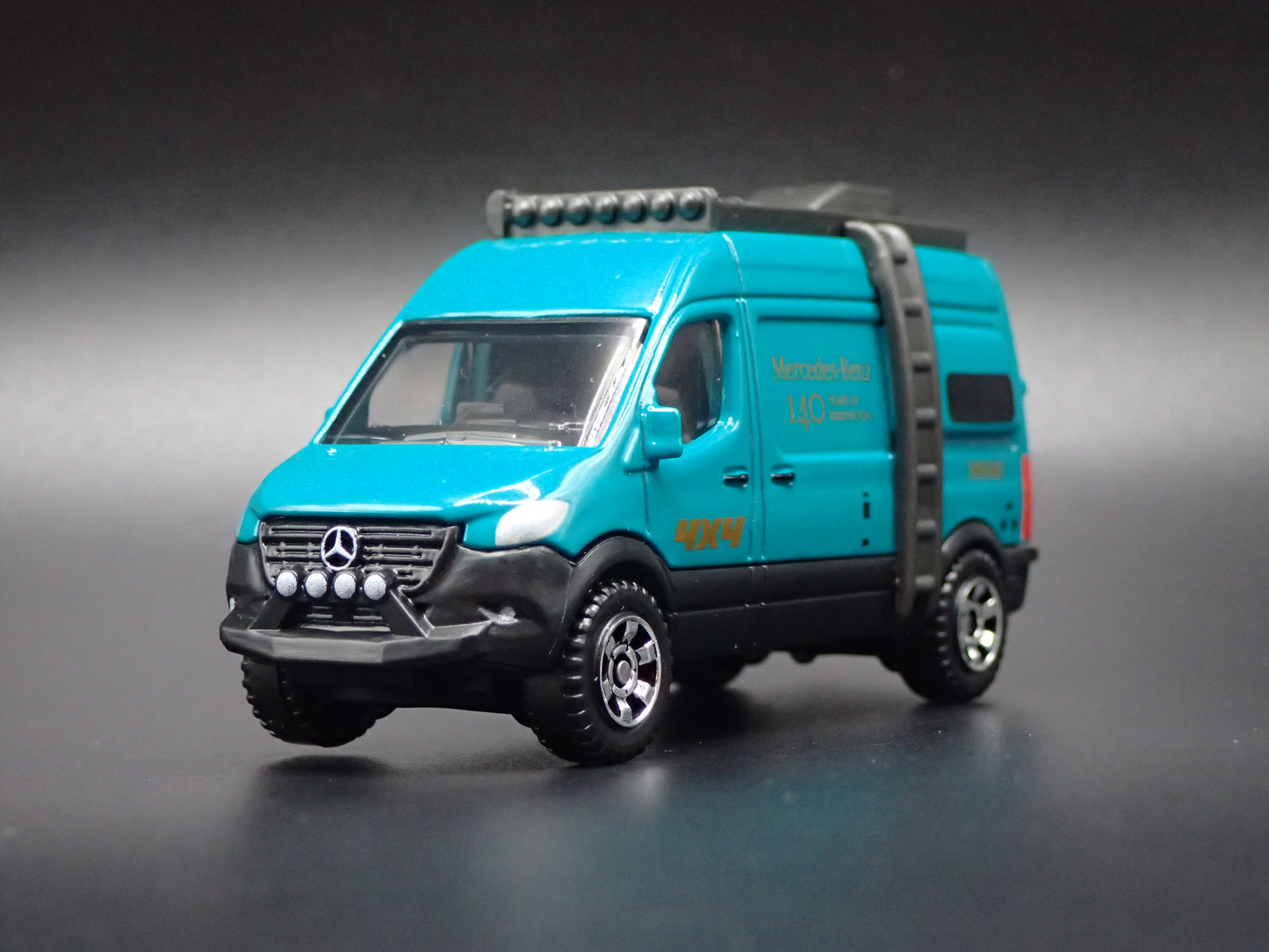 MERCEDES BENZ SPRINTER VAN GREEN 1/64 MB SCALE DIORAMA DIECAST MODEL CAR