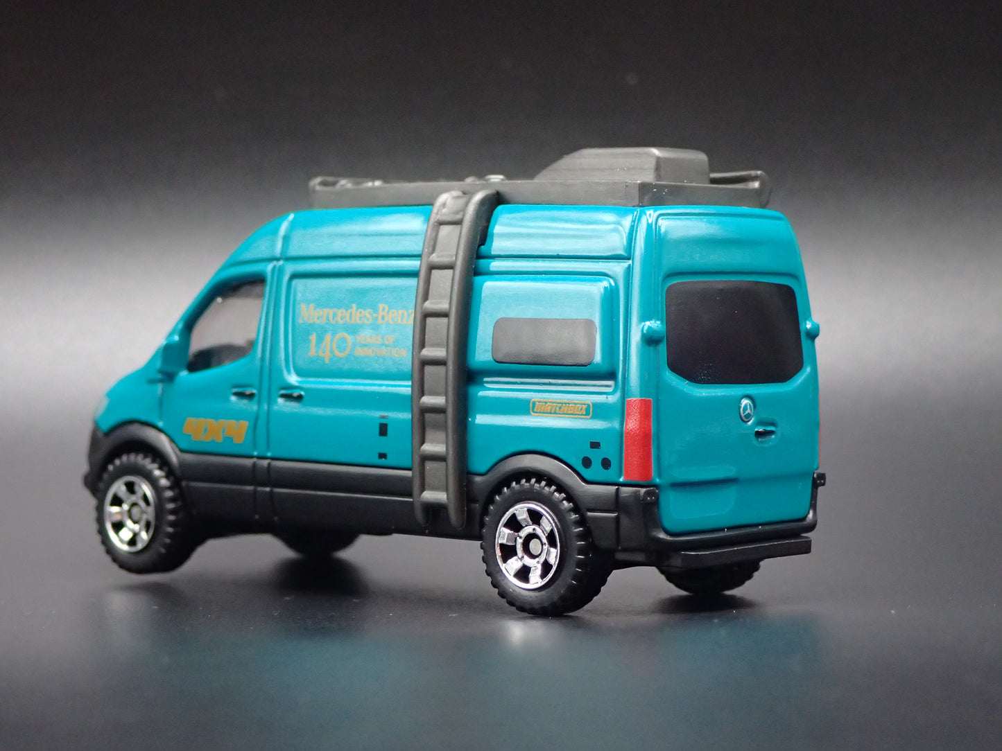 MERCEDES BENZ SPRINTER VAN GREEN 1/64 MB SCALE DIORAMA DIECAST MODEL CAR