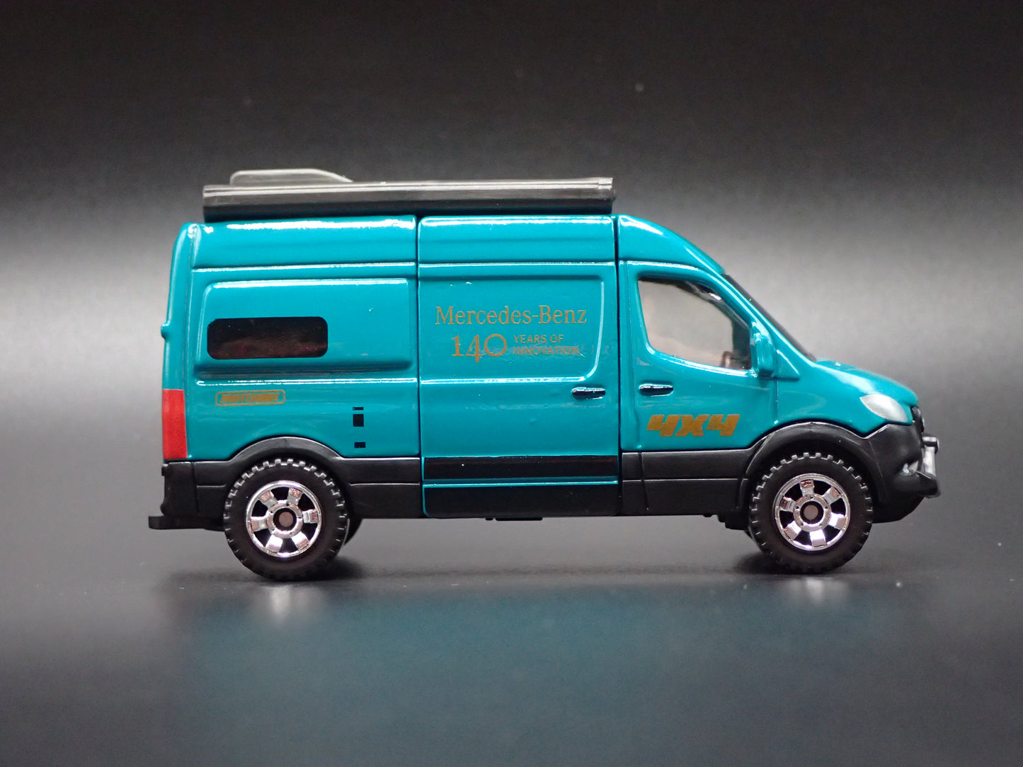 MERCEDES BENZ SPRINTER VAN GREEN 1/64 MB SCALE DIORAMA DIECAST MODEL CAR