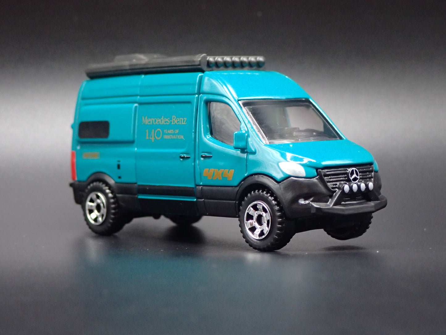 MERCEDES BENZ SPRINTER VAN GREEN 1/64 MB SCALE DIORAMA DIECAST MODEL CAR