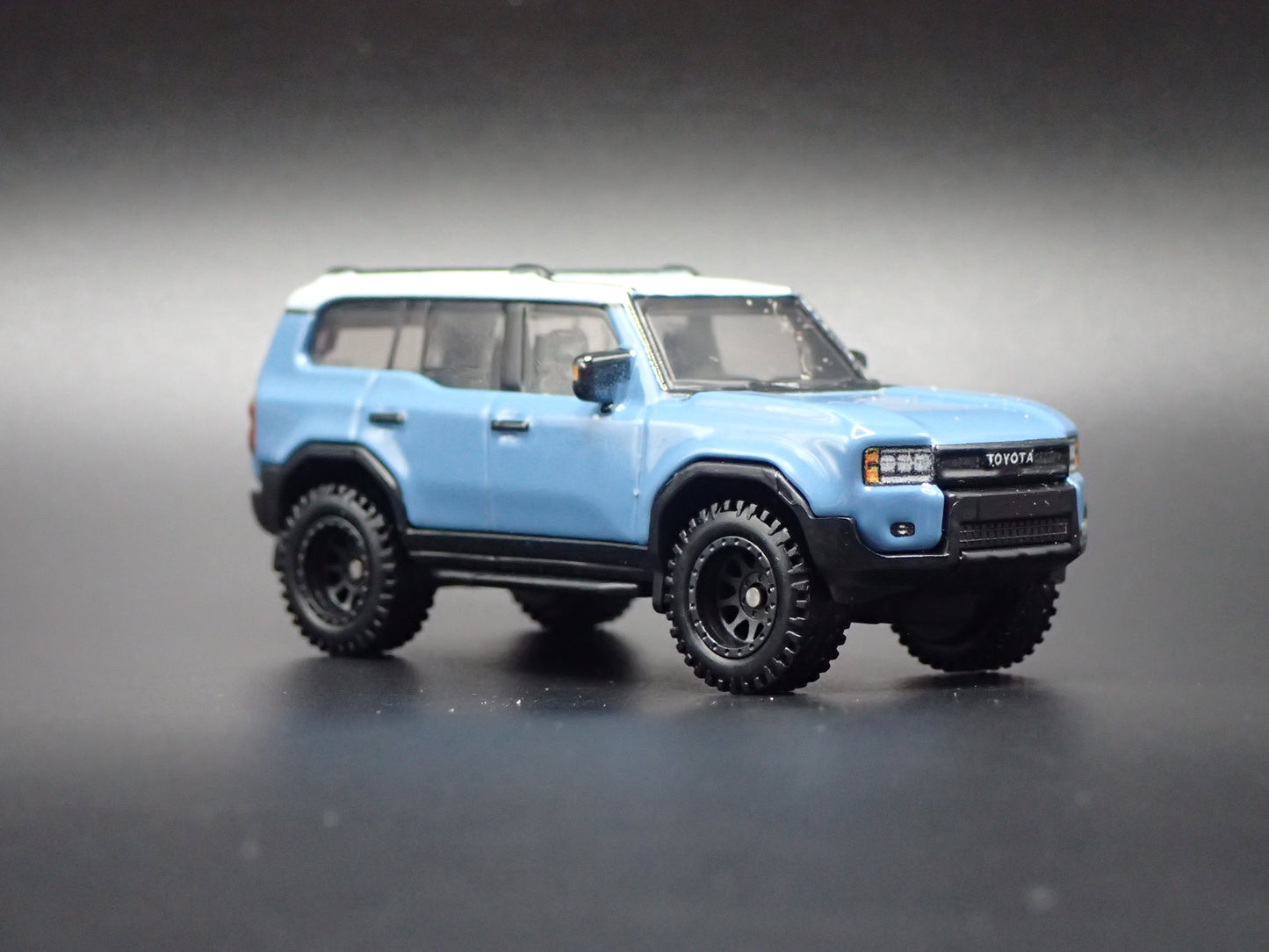 2023-2026 TOYOTA LAND CRUISER 1/64 SCALE COLLECTIBLE DIORAMA DIECAST MODEL CAR