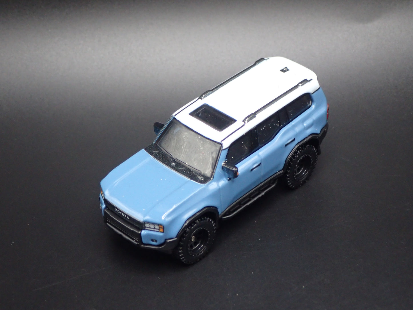 2023-2026 TOYOTA LAND CRUISER 1/64 SCALE COLLECTIBLE DIORAMA DIECAST MODEL CAR