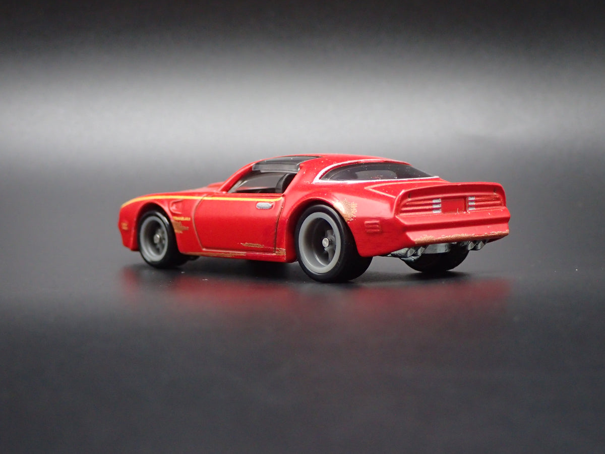 1977 77 PONTIAC FIREBIRD RED 1:64 SCALE COLLECTIBLE DIORAMA DIECAST MODEL CAR