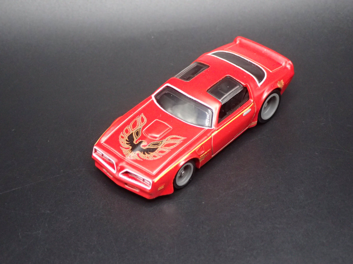 1977 77 PONTIAC FIREBIRD RED 1:64 SCALE COLLECTIBLE DIORAMA DIECAST MODEL CAR