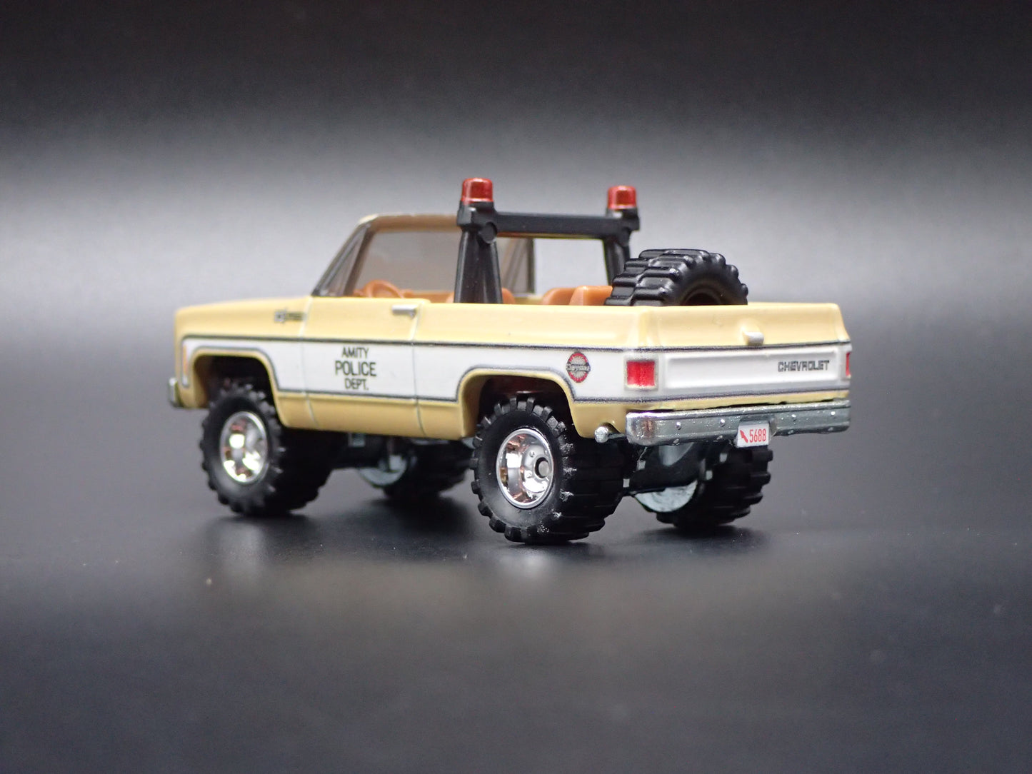 1975 75 CHEVY CHEVROLET BLAZER AMITY POLICE DEPT 1/64 SCALE DIECAST MODEL CAR