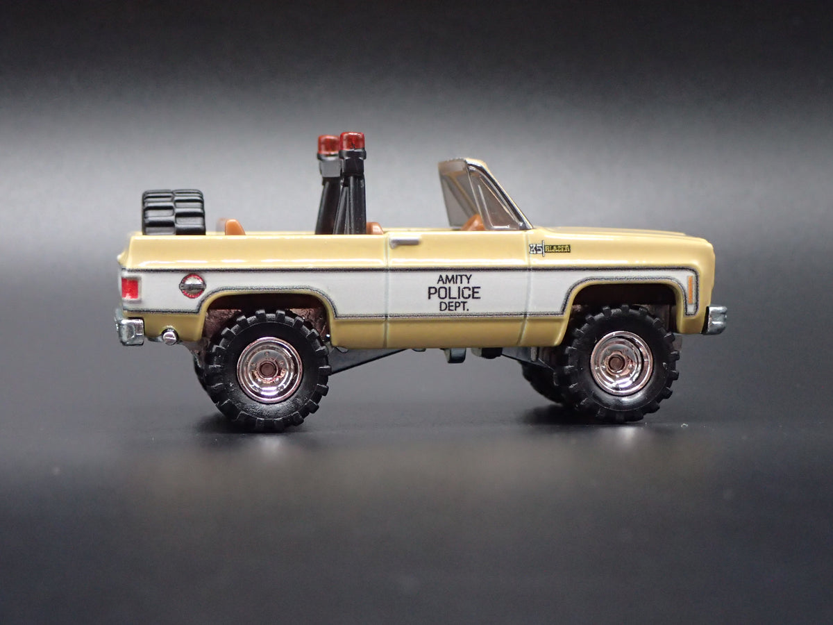 1975 75 CHEVY CHEVROLET BLAZER AMITY POLICE DEPT 1/64 SCALE DIECAST MODEL CAR