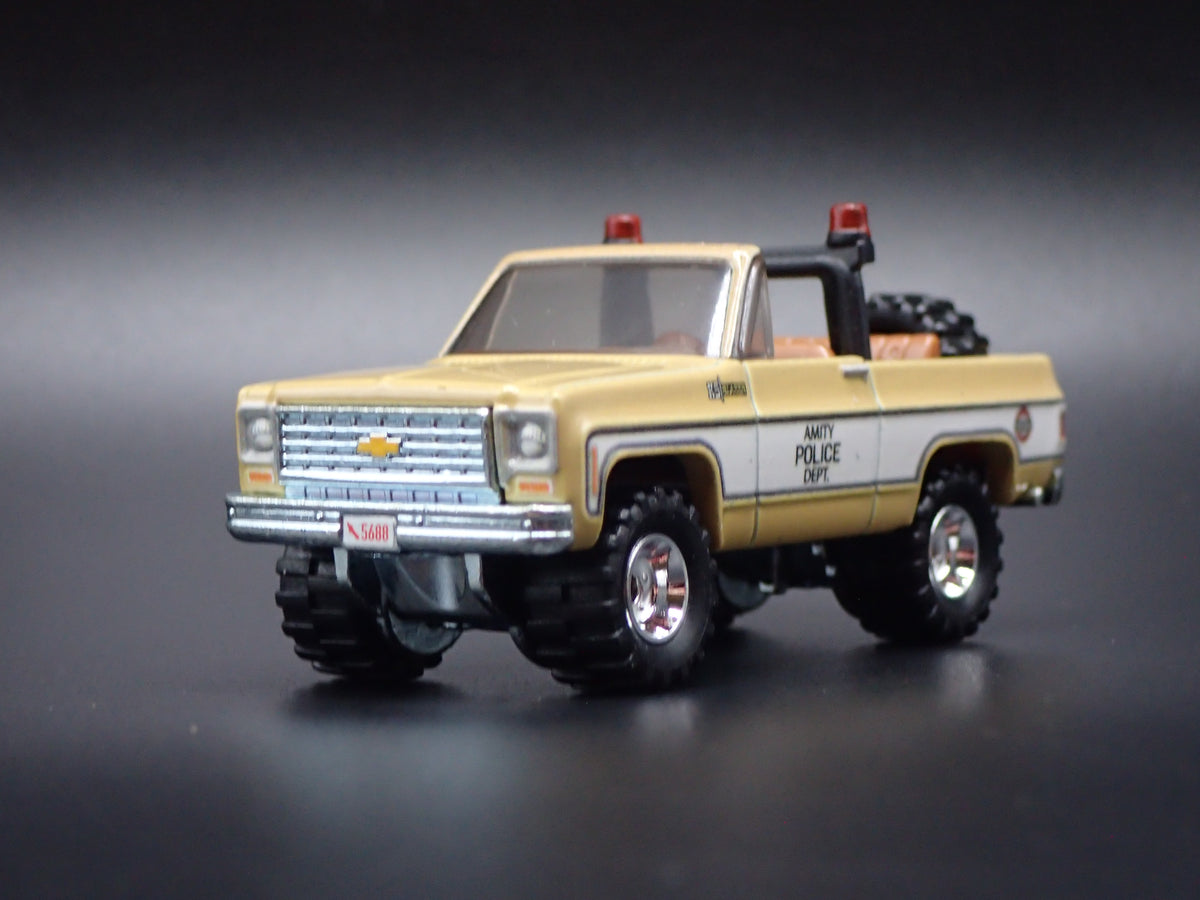 1975 75 CHEVY CHEVROLET BLAZER AMITY POLICE DEPT 1/64 SCALE DIECAST MODEL CAR
