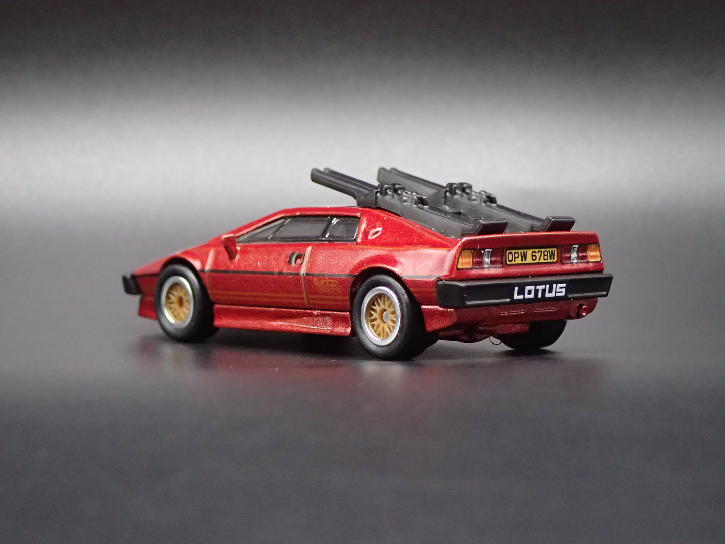 1988-1994 LOTUS ESPRIT TURBO JAMES BOND 007 1:64 SCALE DIECAST MODEL CAR