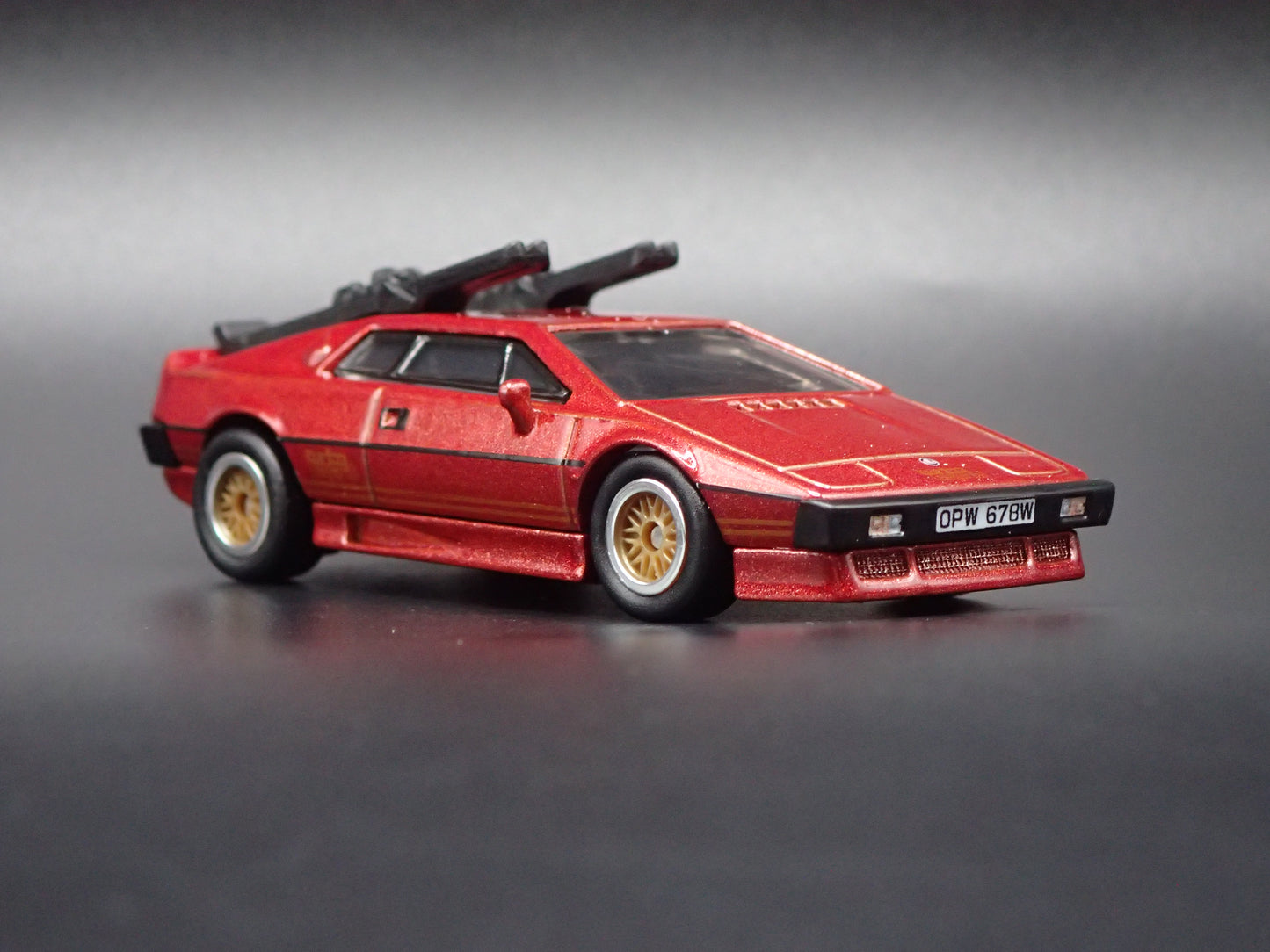 1988-1994 LOTUS ESPRIT TURBO JAMES BOND 007 1:64 SCALE DIECAST MODEL CAR