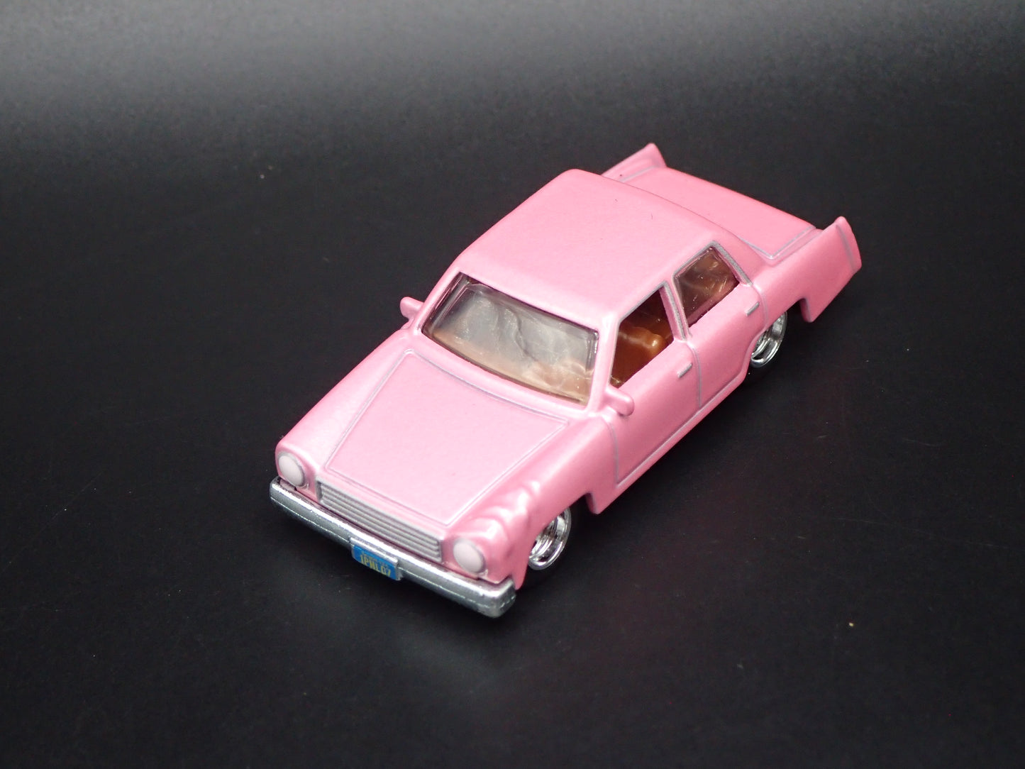 1973 73 PLYMOUTH VALIANT SIMPSONS FAMILY CAR PINK 1/64 SCALE DIECAST MODEL CAR