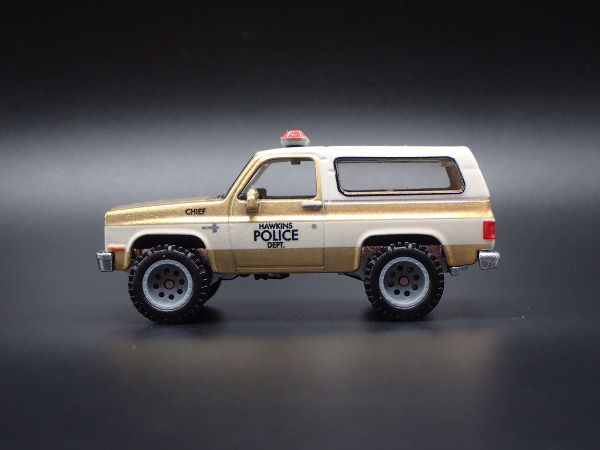 1985 85 CHEVY CHEVROLET K5 BLAZER HAWKINS POLICE SQUAREBODY 1:64 DIECAST CAR