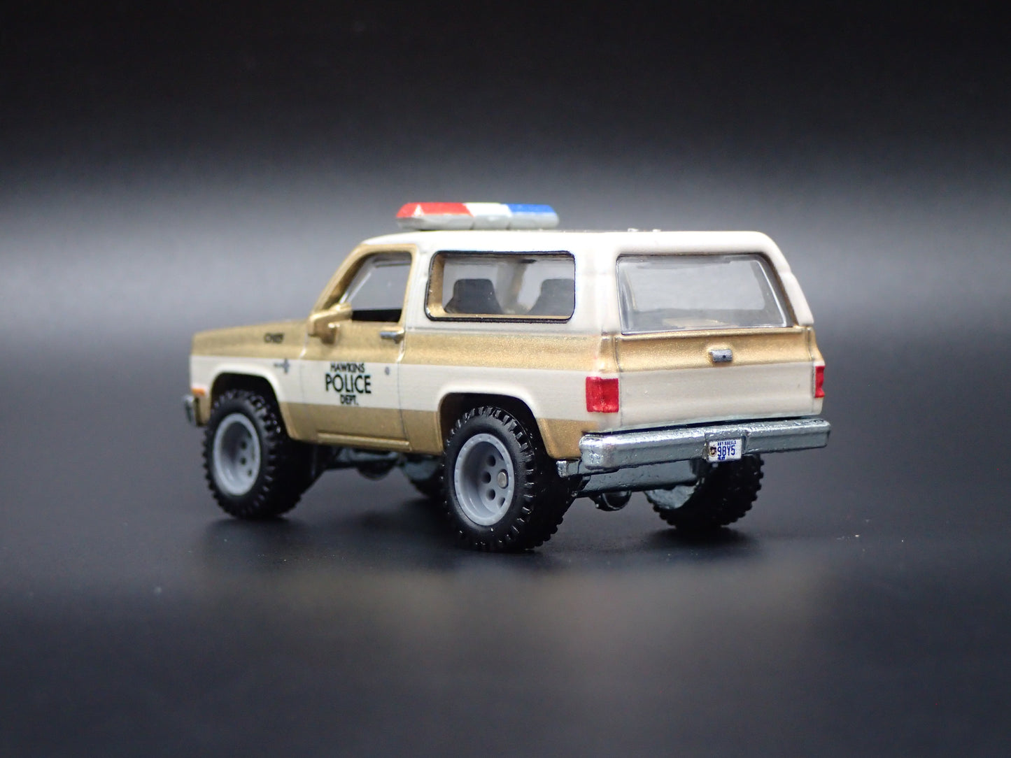 1985 85 CHEVY CHEVROLET K5 BLAZER HAWKINS POLICE SQUAREBODY 1:64 DIECAST CAR