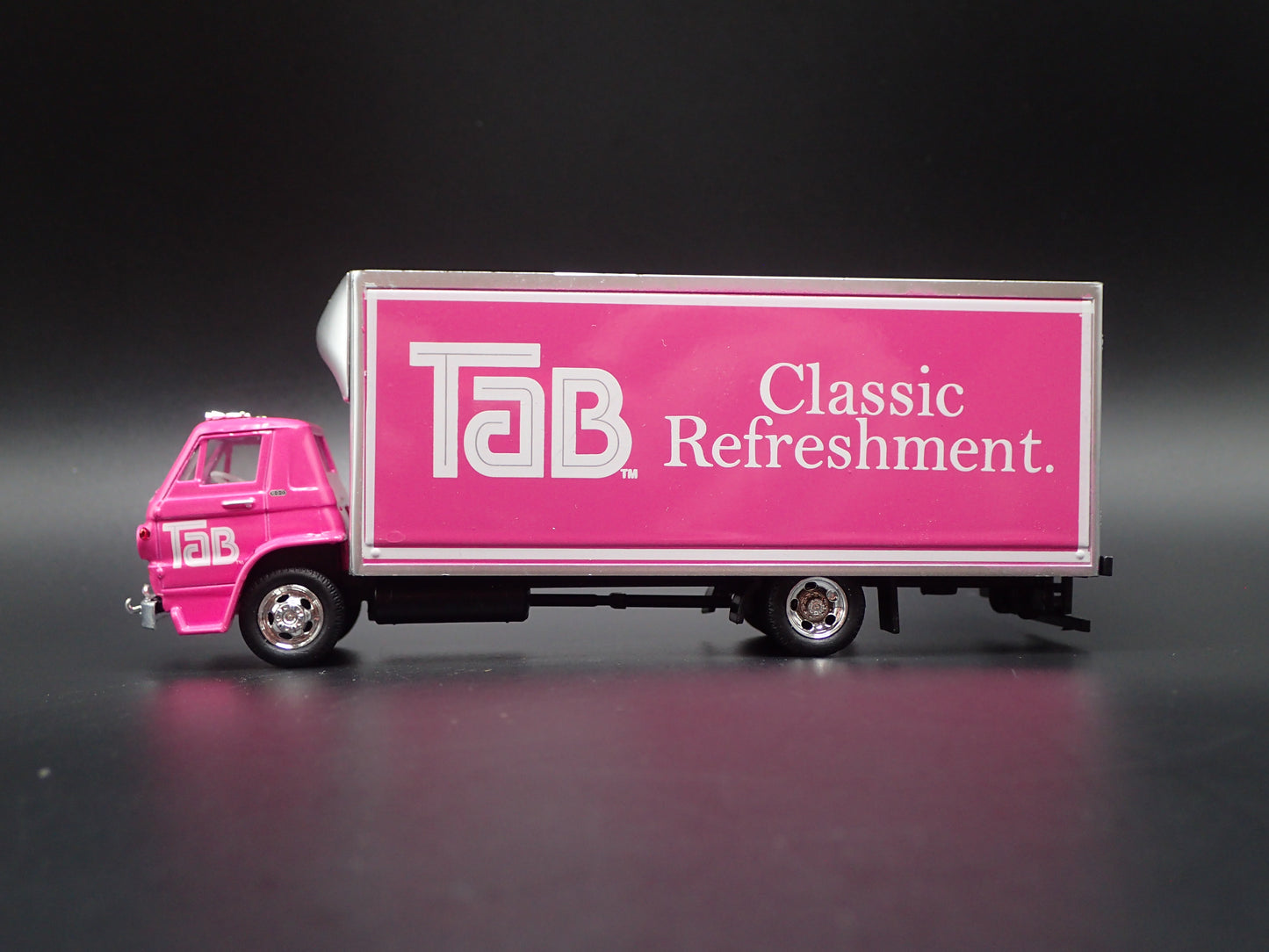 1969 69 DODGE L600 COE BOX TRUCK TAB 1:64 SCALE COLLECTIBLE DIECAST MODEL CAR