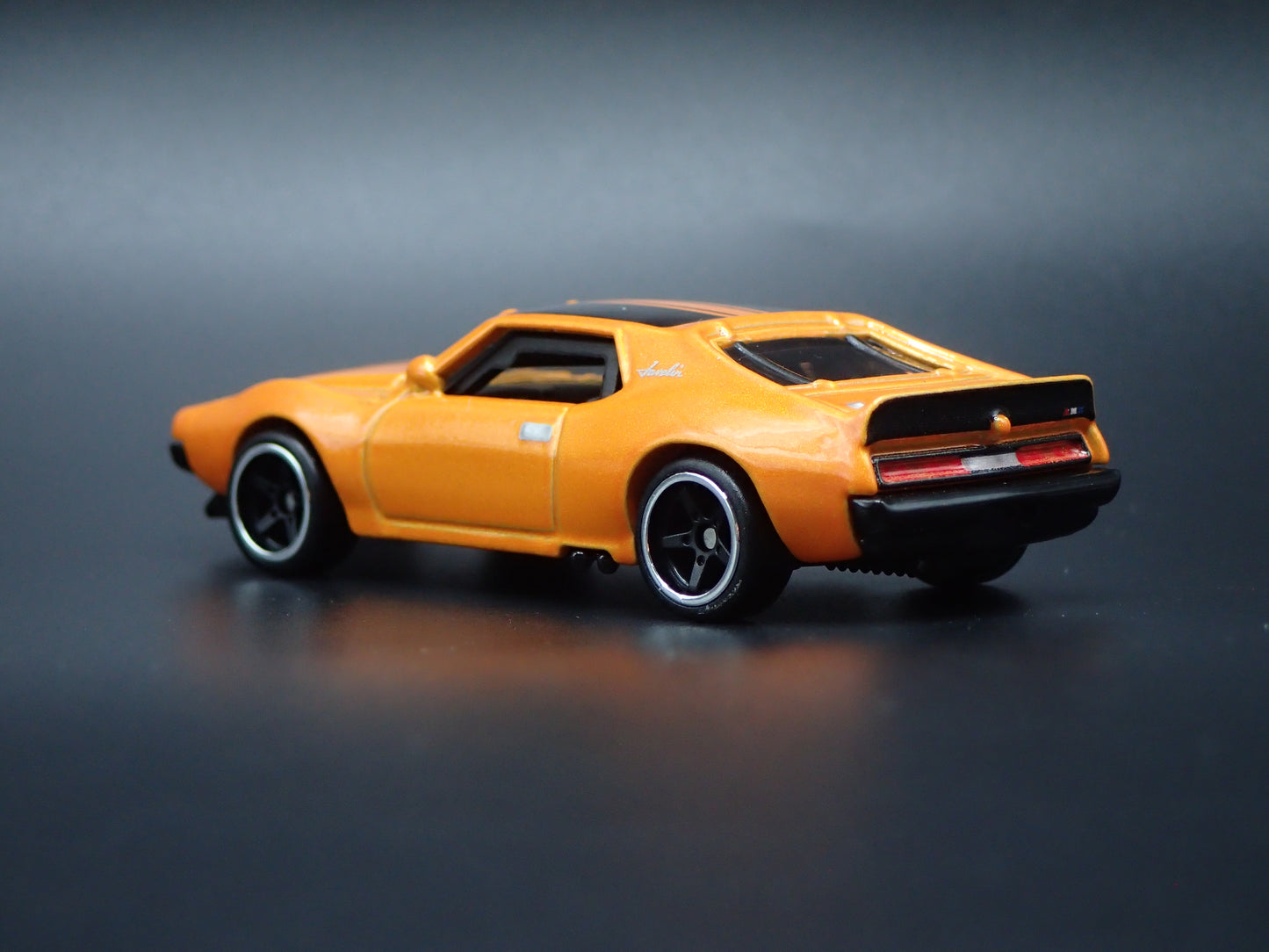 1971 71 AMC JAVELIN AMX ORANGE 1:64 SCALE COLLECTIBLE DIECAST MODEL CAR