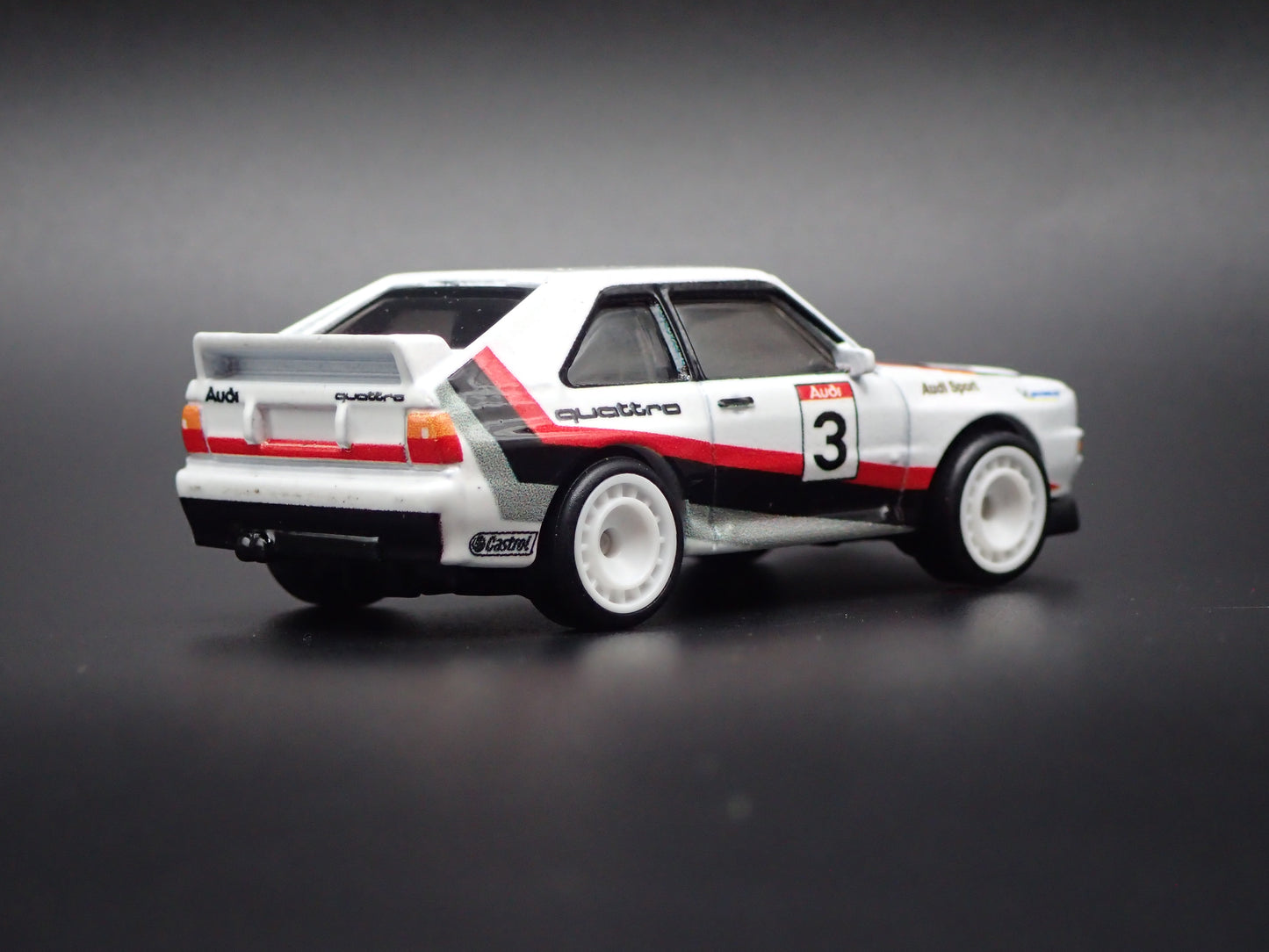 1980-1991 AUDI SPORT QUATTRO WHITE 1:64 SCALE COLLECTIBLE DIECAST MODEL CAR