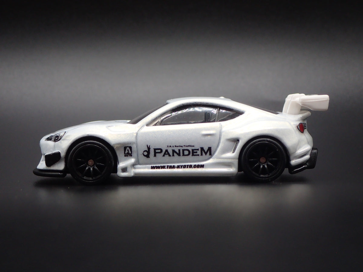 2013-2020 PANDEM SUBARU BRZ 1:64 SCALE COLLECTIBLE DIORAMA DIECAST MODEL CAR