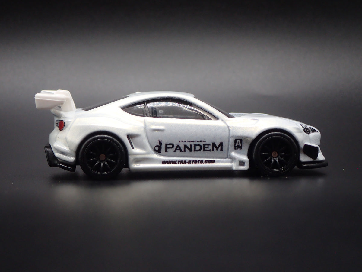 2013-2020 PANDEM SUBARU BRZ 1:64 SCALE COLLECTIBLE DIORAMA DIECAST MODEL CAR