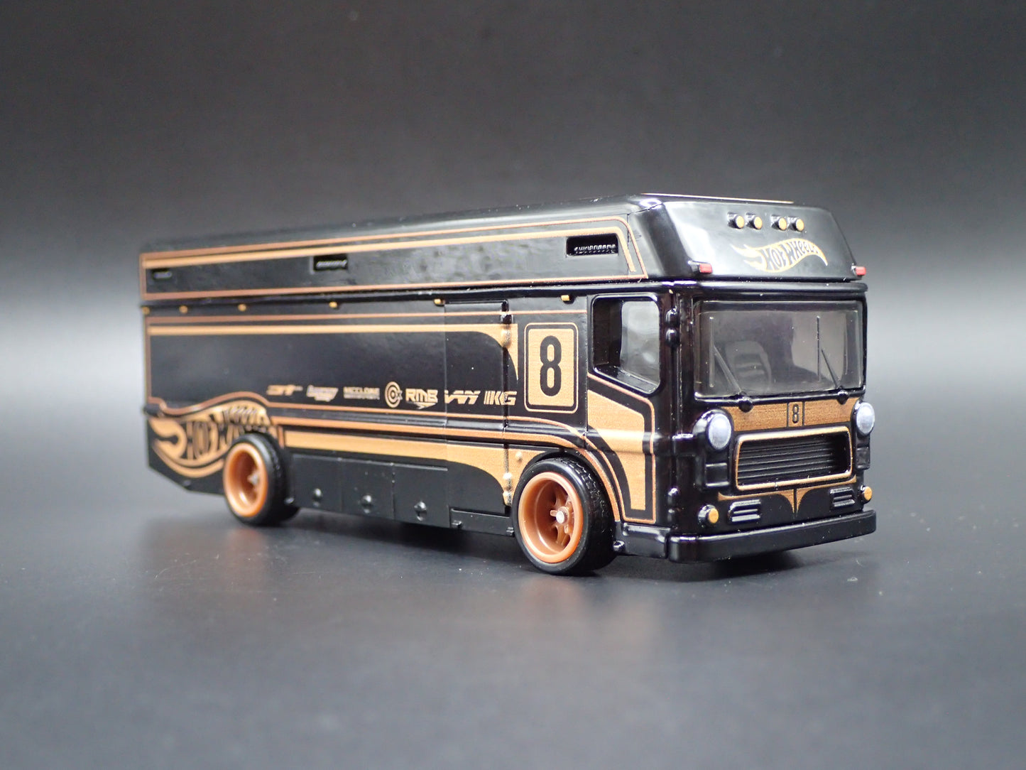 VINTAGE RACE CAR TRUCK ENCLOSED CAR HAULER 1:64 SCALE DIORAMA DIECAST MODEL