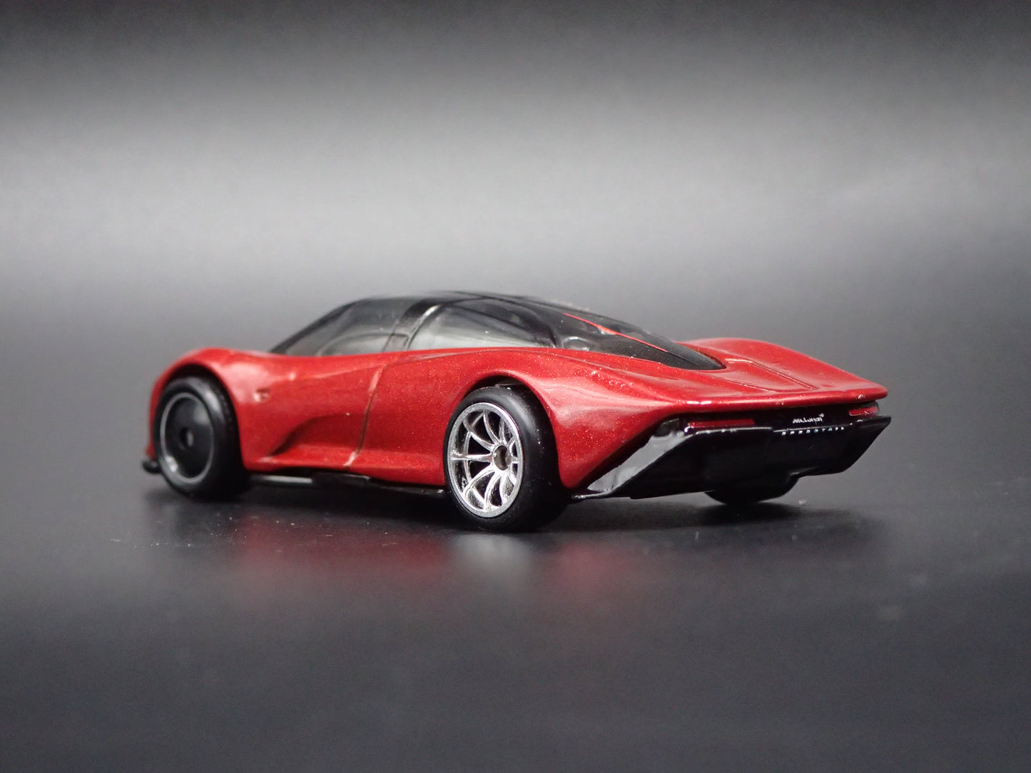 2020 20 MCLAREN SPEEDTAIL SUPER CAR 1:64 SCALE DIORAMA DIECAST MODEL CAR