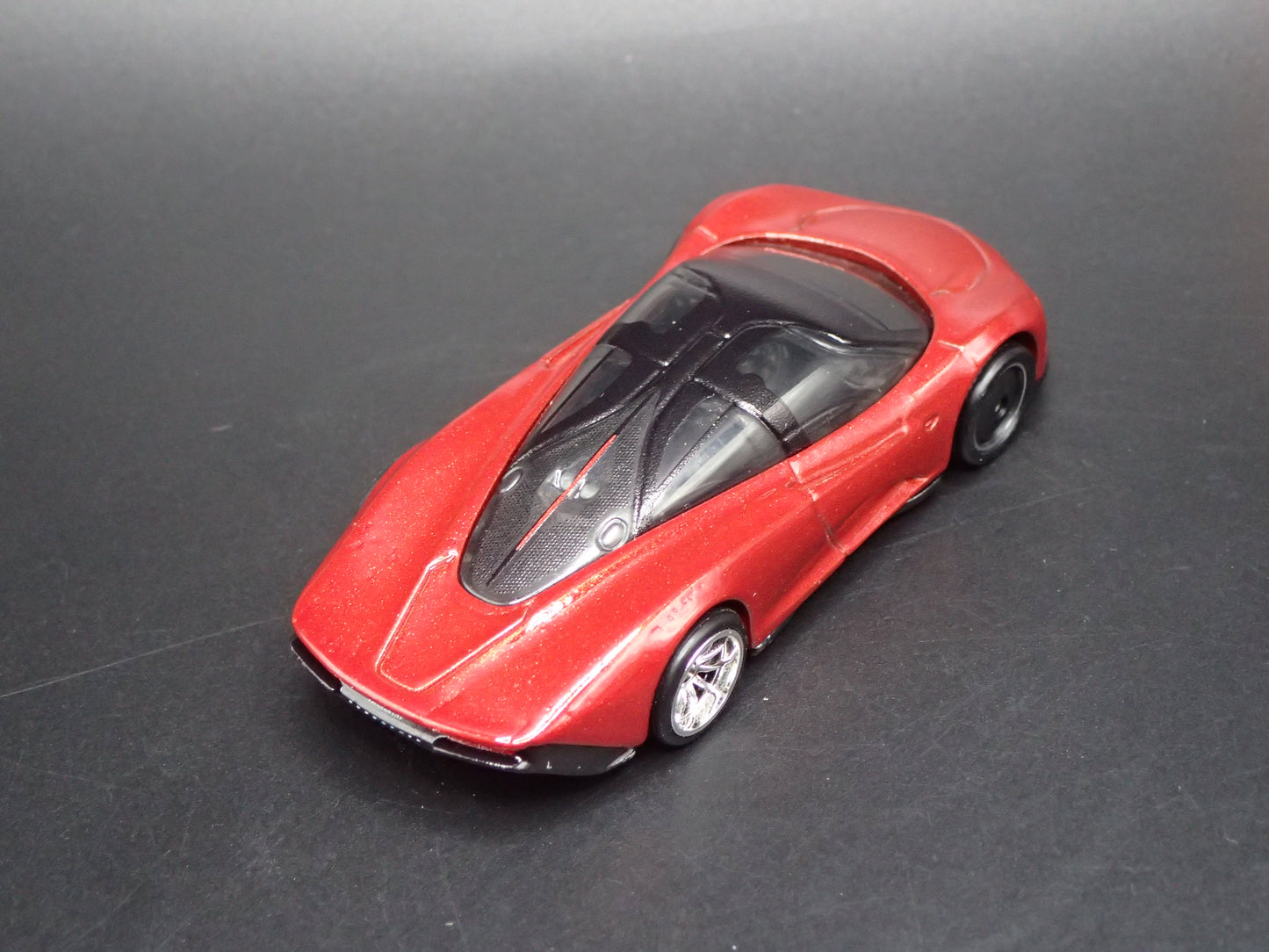 2020 20 MCLAREN SPEEDTAIL SUPER CAR 1:64 SCALE DIORAMA DIECAST MODEL CAR