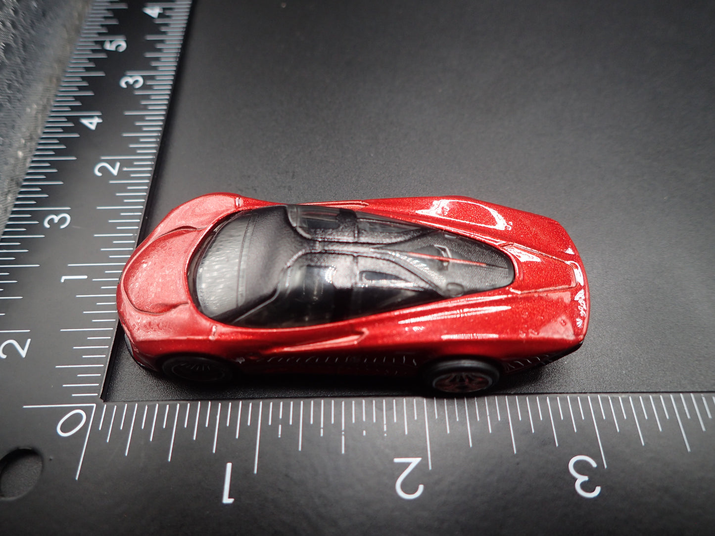 2020 20 MCLAREN SPEEDTAIL SUPER CAR 1:64 SCALE DIORAMA DIECAST MODEL CAR
