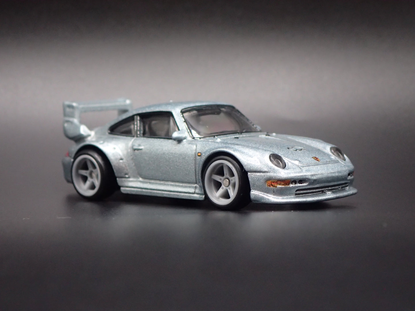 1994-1998 PORSCHE 993 911 GT2 SILVER 1:64 SCALE COLLECTIBLE DIORAMA DIECAST MODEL CAR