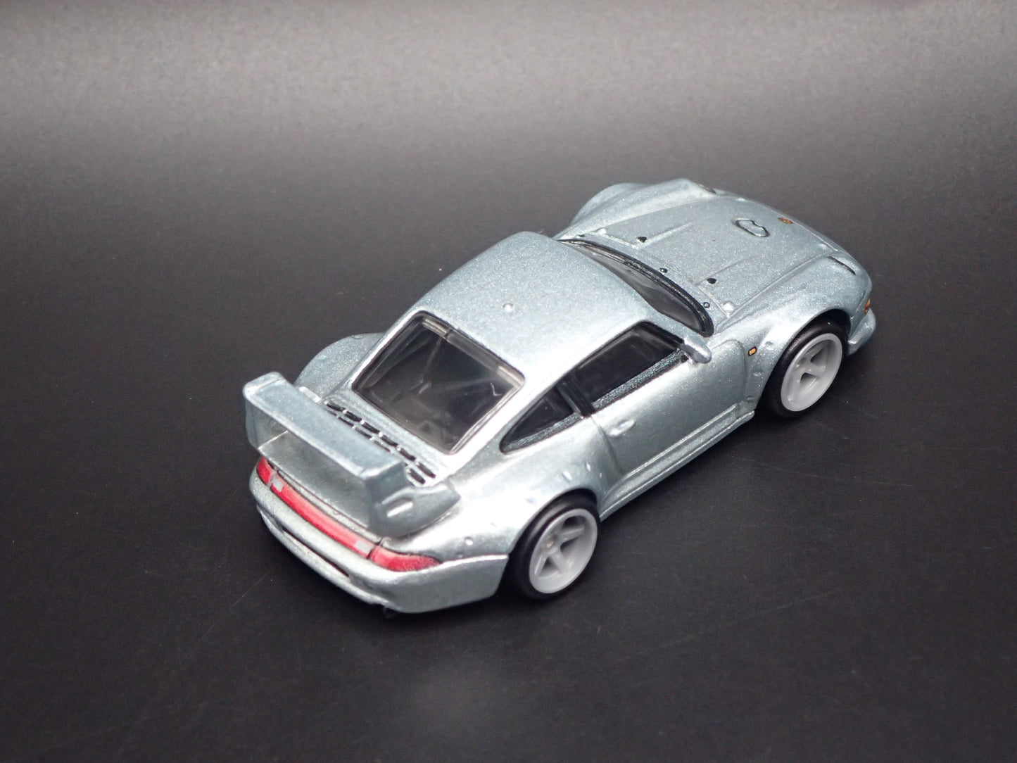 1994-1998 PORSCHE 993 911 GT2 SILVER 1:64 SCALE COLLECTIBLE DIORAMA DIECAST MODEL CAR