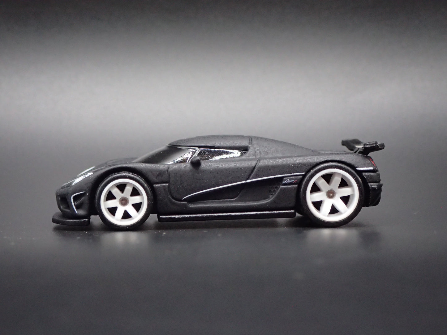 2011-2014 KOENIGSEGG AGERA R SUPERCAR BLACK 1:64 SCALE DIECAST MODEL CAR