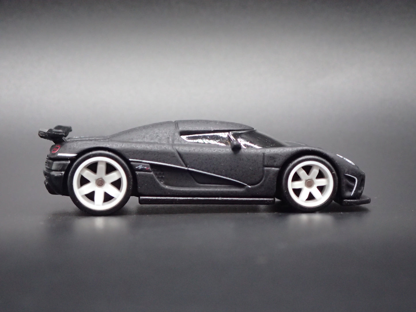 2011-2014 KOENIGSEGG AGERA R SUPERCAR BLACK 1:64 SCALE DIECAST MODEL CAR